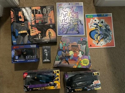 Batman enorme lote de 8 series animadas lote de artículos juego de mesa rompecabezas vehículos Foto 1 de 3
