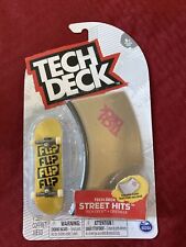 Tech Deck Street Hits Flip Skate Yellow Fingerboard And Curved Curb Obstacle