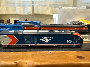 HO SCALE LOCOMOTIVE BACHMANN CHARGER ALC-42 AMTRAK PHVI #300 DCC&SOUND - Picture 1 of 4