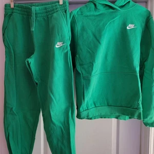 Nike Kids Sweatsuit Set, Kelly Green, XL, Great Condition - Picture 1 of 5