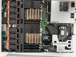 Serwer Dell R640 2x4110/2x750W/PERC H730P/NO DDR/ NO HDD - Picture 1 of 3