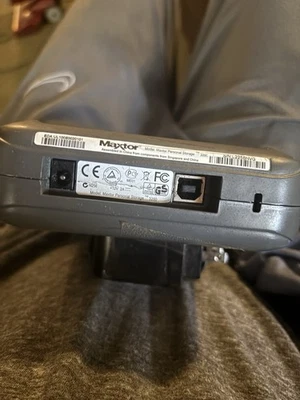 External Hard Drives 7 Total 500gbx2 750x2 1 Tb Drive 2 Credit Card Size Drives - Image 1 of 4