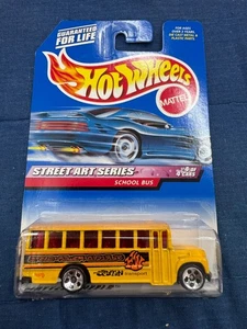 1998 Hot Wheels Street Art Series #4 of 4 School Bus Collector #952 - Picture 1 of 2