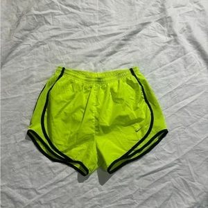 Nike Women’s Dry 3” Tempo Core Running Shorts Color Volt Size Small - Picture 1 of 5