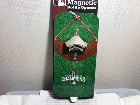 CHICAGO CUBS MAGNETIC BOTTLE OPENER New on cardboard backer 2016 Series Champs Cover