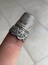Dé à Coudre Ancien En Argent Massif - Décors Fleuris - Fabrication Française