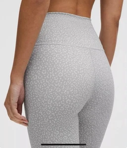 "Lululemon Wunder Train tiro alto apretado 28"" leopardo margarita luz de las estrellas multi talla 6" - Imagen 1 de 5