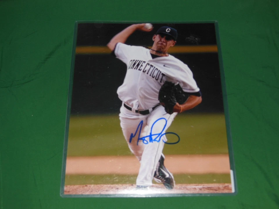 Postura fotográfica autografiada de 8x10 de Matt Barnes de los Medias Rojas 2 Foto 1 de 1