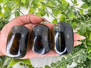 Blue tiger's eye palm stone - blue tiger's eye palmstone - hawk eye palm stone - Picture 1 of 10