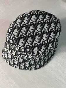 Seltener Christian Dior Fischerhut mit Monogramm - wendbar - Bild 1 von 4