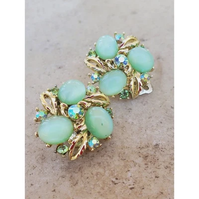 Pendientes Lisner Vintage Clip-On Verde Opalino Cabujón Estrás Floral Firmado Foto 1 de 4