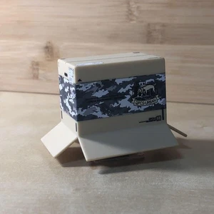 Metal Gear Solid Walking Gimmick Cardboard - Picture 1 of 2