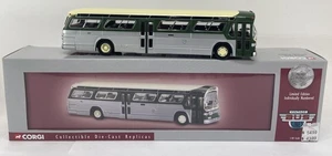 Corgi 1:50 Scale US54310 Die Cast Chicago Transit Authority GM Fishbowl Bus - Picture 1 of 12