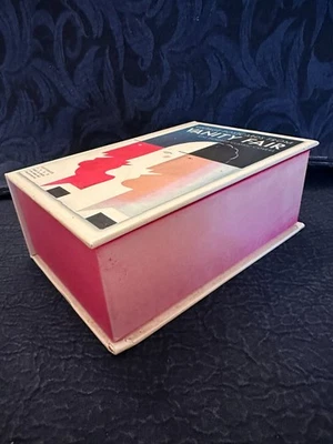 Vanity Fair One Hundred Classic Covers Postcards Vintage 1913-1936 - VERY GOOD Foto 1 de 4