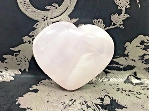 Lovely Pink Calcite Heart, 86 Grams, Heart Chakra! UV Reactive - Bild 1 von 7