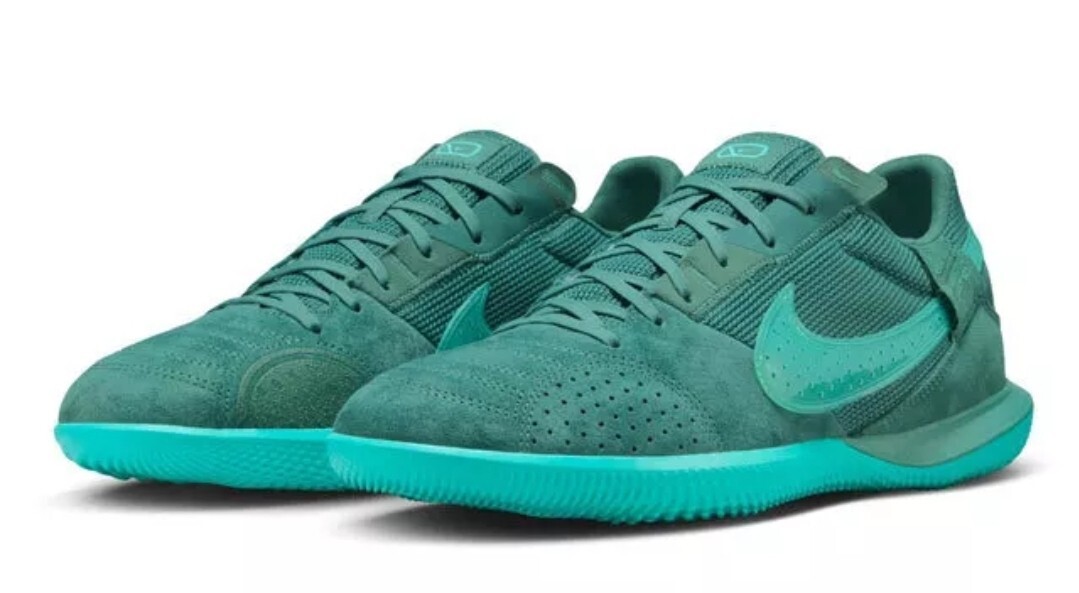 【NIKE】ガト ロートップ スニーカー☆SALE中 NIKE 美品 ナイキ AIR FORCE 1 LOW BY YOU CT7875-994 エア