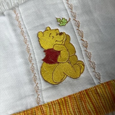 Ropa de eructo bordada para bebé Winnie The Pooh Foto 1 de 4
