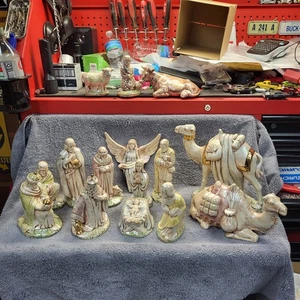 Vintage HOLLAND Mold Nativity Set Scene Ceramic Rainbow 15 Pieces - Picture 1 of 9