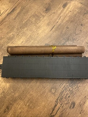 Lionel 6-17500 O Gauge Canadian Pacific Flatcar with Logs - Image 1 of 2