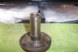NOS CHRYSLER,DODGE,DESOTO,PLYMOUTH 1936-54 TRANSMISSION RETAINER #670945-B1 - Picture 1 of 2