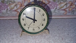 VINTAGE JAEGAR LE COULTRE RACING GREEN ROUND ALARM CLOCK 2 DAY MOVEMENT - Foto 1 di 8