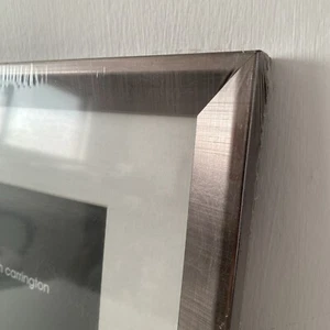 "Cornice fotografica moderna con supporto 8x6/12x10" - Foto 1 di 2