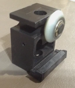 LIPPERT LCI SCHWINTEK IN-WALL SLIDE OUT STANDARD LOWER BEARING BLOCK ROLLER SHOE - Bild 1 von 5