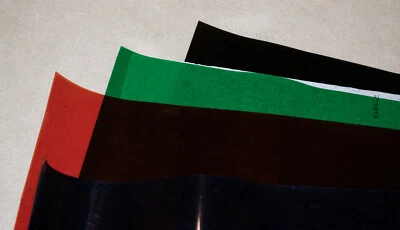 Lee Filterfolien 025 (rot), 079 (blau), 124 (grün) und 299 (Neutralgrau 1,20 ND) - Bild 1 von 2