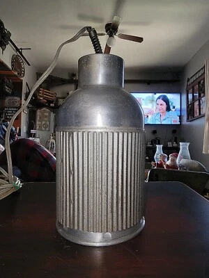 VINTAGE PRIMITIVE GALVANIZED METAL FARMHOUSE INDUSTRIAL PENDANT LIGHT  - Image 1 of 4