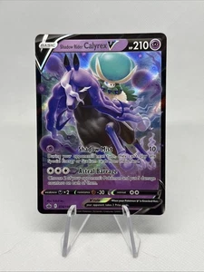 Pokemon TCG - SHADOW RIDER CALYREX 074/198 - REGNO AGGHIACCIANTE - Ultra Rara - Foto 1 di 1
