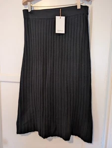 New Quince Women’s Mongolian Cashmere Midi Skirt Black Medium Ribbed $99 MSRP - Picture 1 of 3