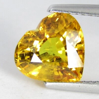 Piedra preciosa suelta en forma de corazón de zafiro amarillo natural de 4,05 quilates Foto 1 de 4