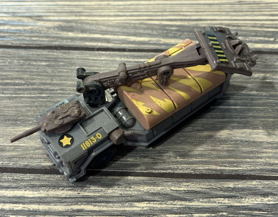 Kenner Mega Force Vehículo Tridente Despliegue Rápido Combustible V-Rocs Juguete Foto 1 de 3