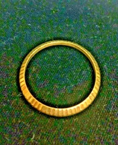 ORIGINAL LADIES ROLEX 18K GOLD FLUTED BEZEL - Picture 1 of 3
