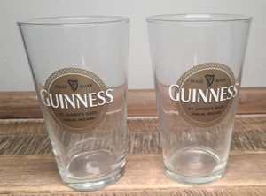 Par de vasos de pinta Guinness St James Gate sello dorado - Imagen 1 de 7