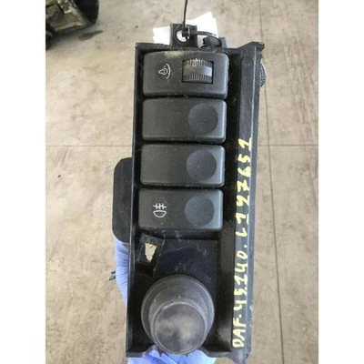PULSANTE (AUTOCARRO) PER DAF SERIE LF (07-14) 45.140 2P/D/4461CC 2007 - Immagine 1 di 4
