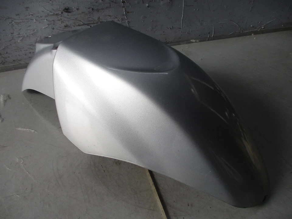 53111 20H00 Parafango Anteriore Carena Scocca Suzuki SIXteen 125 150 2007 2014 - Immagine 1 di 4