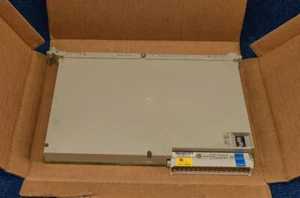 New Siemens 6ES5 470-4UC12 03 Analog Output Module - Picture 1 of 4