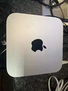 Apple Mac Mini MD387LL/A (500GB HDD Intel Core i5-3210M 2.5GHz 4GB) Silver - Afbeelding 1 van 3