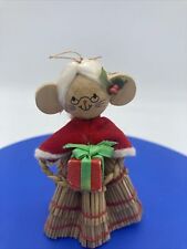 Vtg Mrs. Claus Mouse Avon Christmas Ornament Hand Crafted Woven Straw Skirt Gift