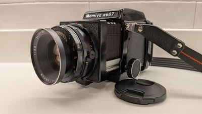 Среднеформатная камера Mamiya RB67 Pro + объектив 127 мм f3.8 + задняя панель 120.  Непорочный!  - Изображение 1 из 4