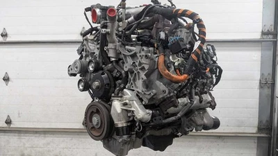 11-16 Silverado Sierra 6.6L LML Duramax Diesel Engine w/ Turbo (163K Miles) - Image 1 of 4