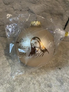 Bronner’s of Hungary Weihnachtsschmuck UNSER EINSAMES LEBEN Jesus Glaskugel 3,25” - Bild 1 von 5