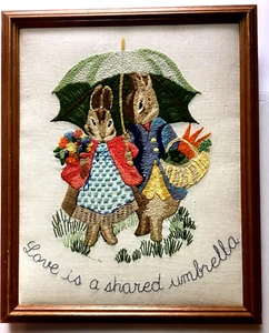 Vintage CM Nadelspitze Liebe ist ein gemeinsamer Regenschirm fertig & gerahmt Peter Rabbit 7702 - Bild 1 von 15