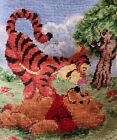 Winnie l'ourson et le tigre ~ 14 x 20 ~ laine/coton ~ tapisserie ~ art mural vertical