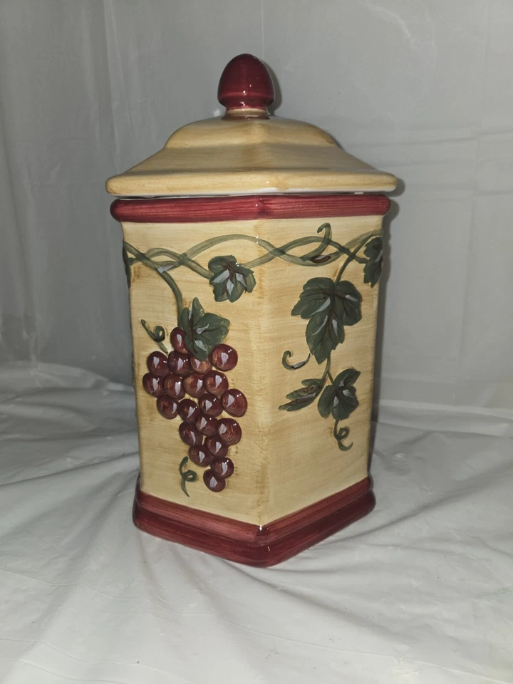 Bote grande de cerámica toscana vintage hecho a mano de Nonni's de uva y enredaderas. Foto 1 de 4