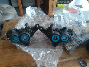 R1 Brake Calipers 99-02 - Picture 1 of 3