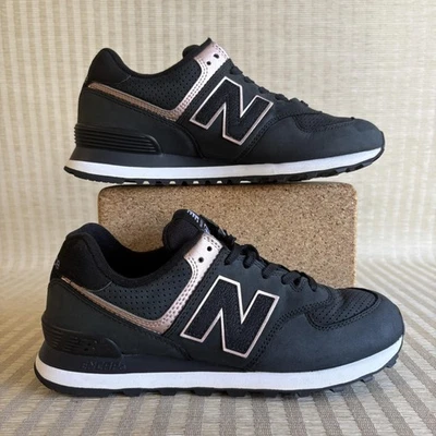 New Balance 574 Zapatos Mujer Talla 9 Negro Oro Rosa Tenis Informales WL574NBK Foto 1 de 4