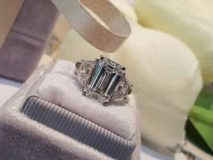 Sparkling White Emerald & Trapezoid Cut 5.00CT Cubic Zirconia Three Stone Ring - Picture 1 of 7