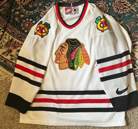 Vintage Nike Team Sports NHL Chicago Blackhawks Stitched White Jersey Medium Cover